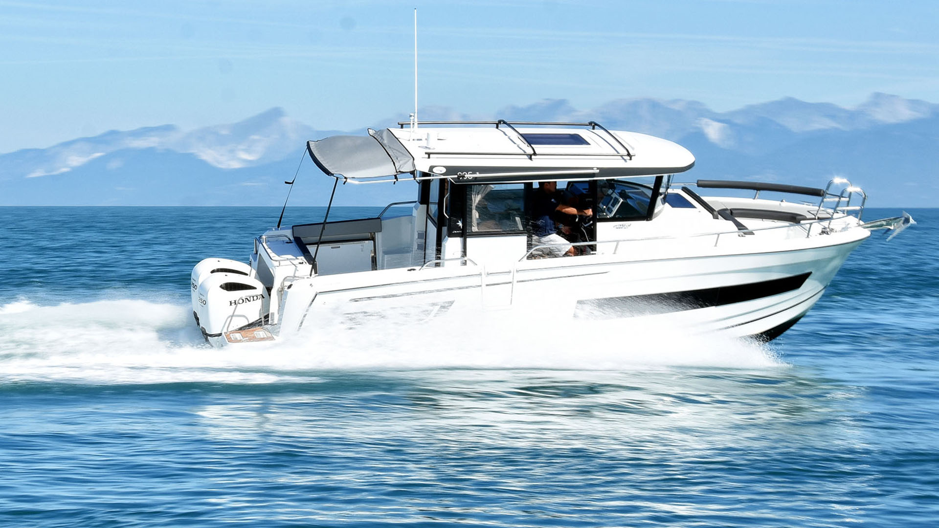 Arno Marine. Segui la scia!