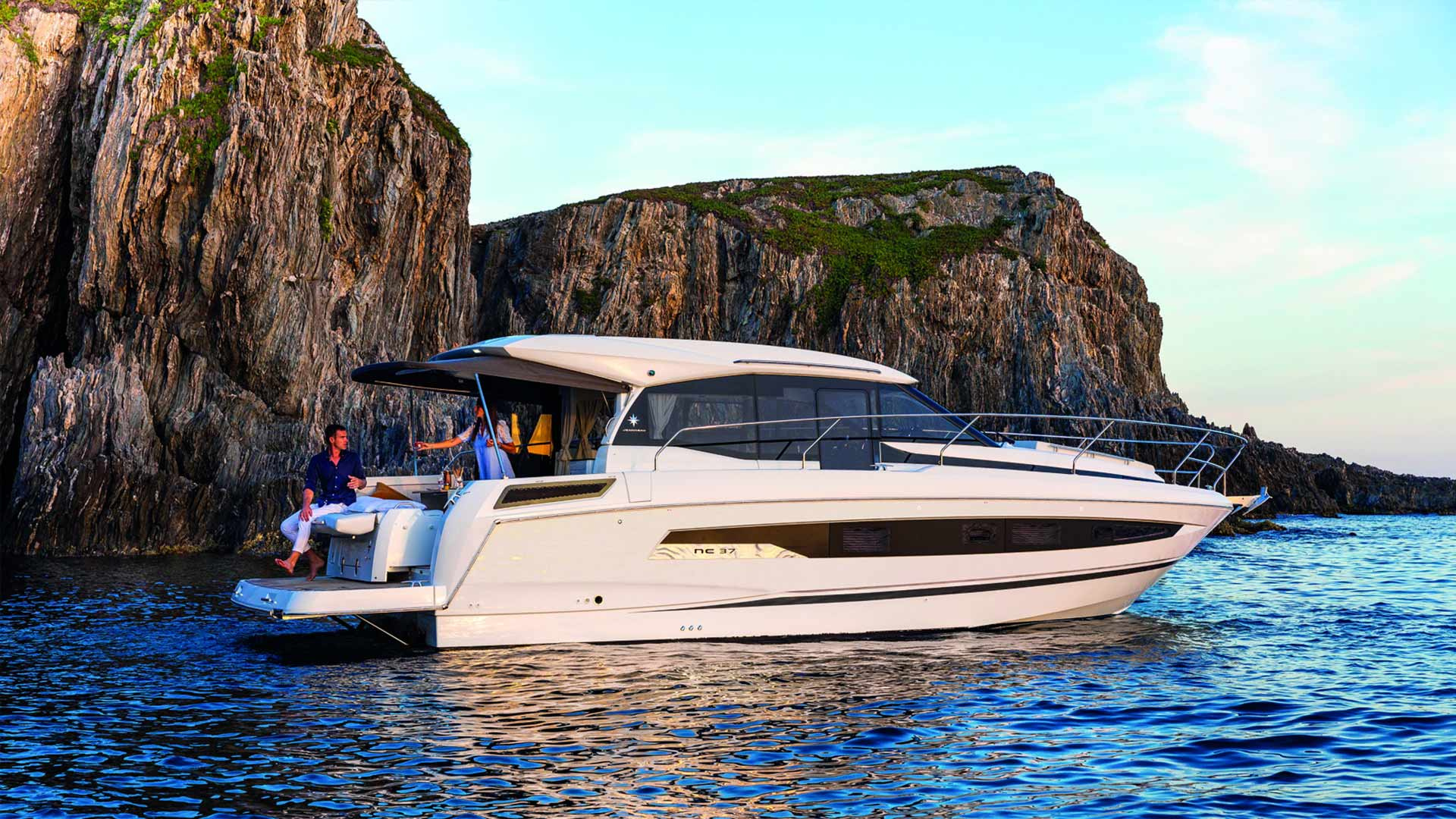 Arno Marine. Segui la scia!